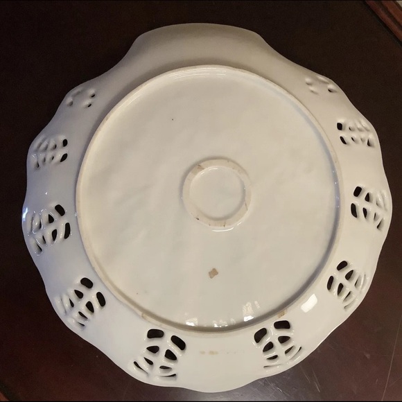 Vintage Reticulated Shell Shaped Porcelain Dish, Hand Painted Roses - Picture 4 of 4